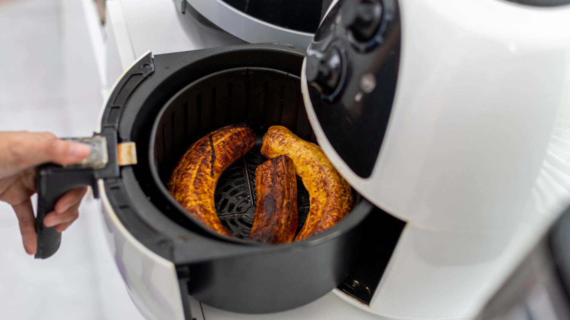 Air fryer with smart timer