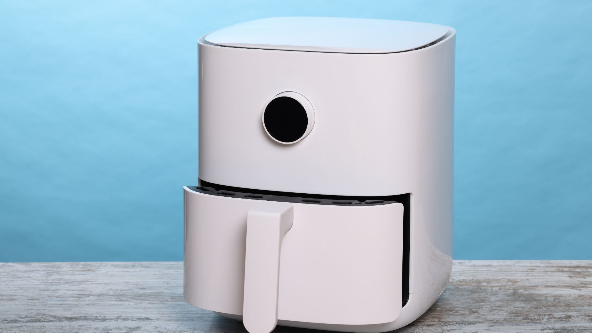 image of a white air fryer for small apartments